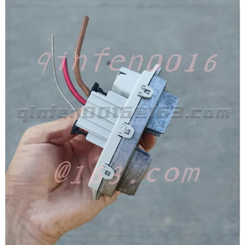 For BMW Blower Resistance Plug Adapter Suitable E90 E92 318 320