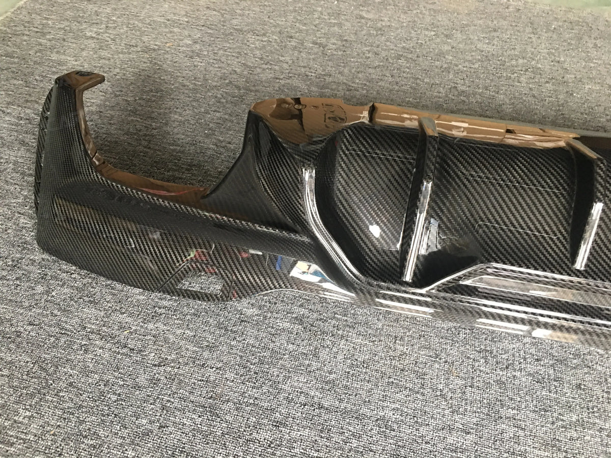 For BMW 5 Series G30 G38 Jmcarcool Dry Carbon Fiber Rear Bumper