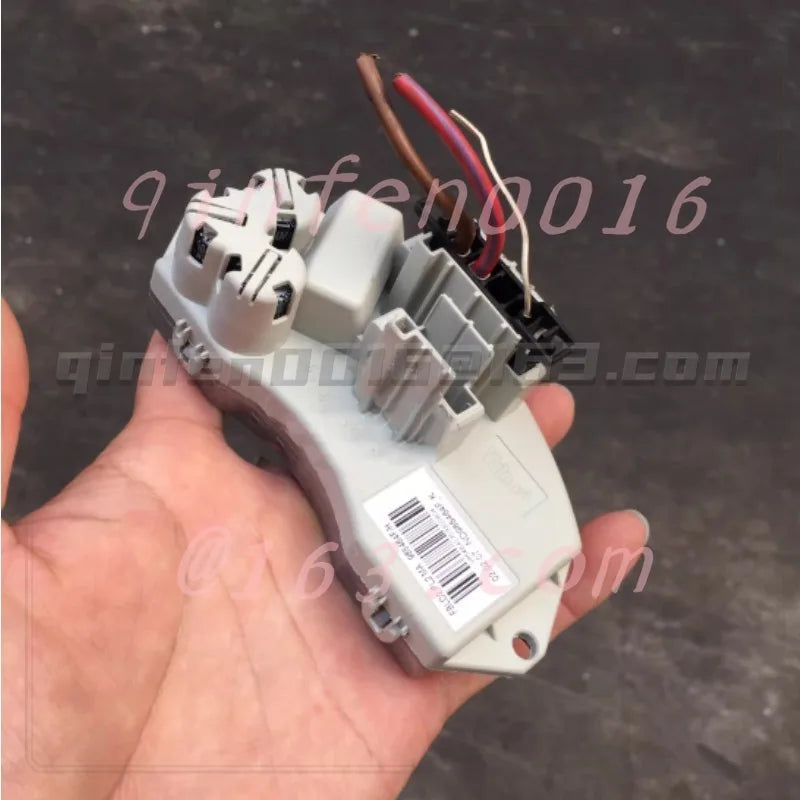 For BMW Blower Resistance Plug Adapter Suitable E90 E92 318 320