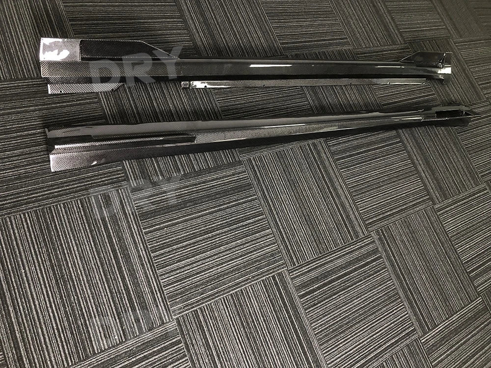 For BMW 7 Series G70 2023+ Dry Carbon Fiber Side Skirts Door