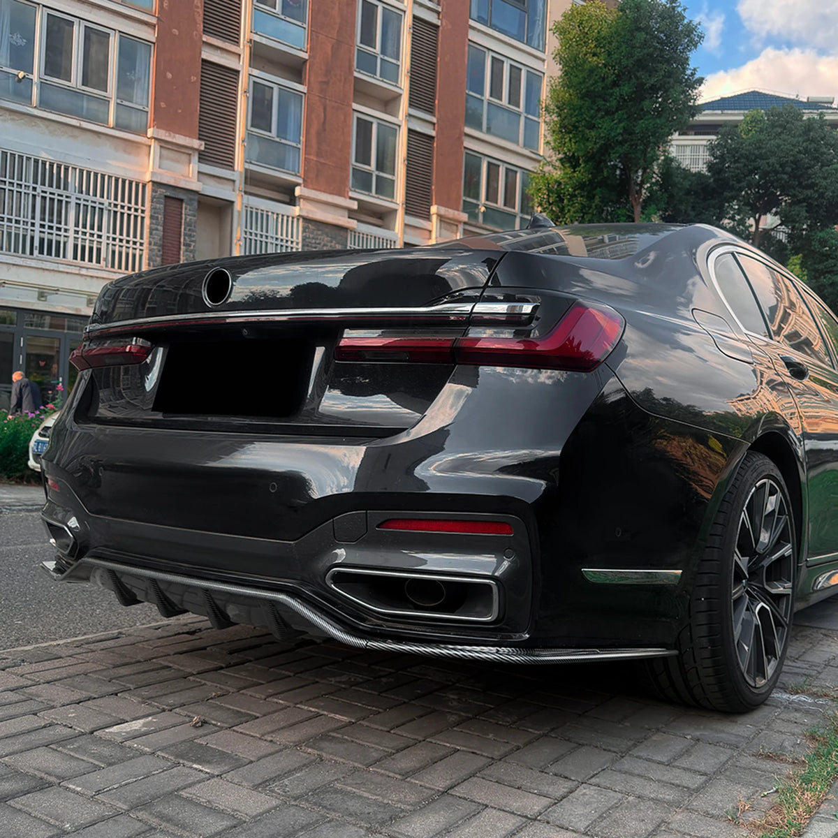 For BMW 7 Series G11 G12 Carbon Fiber Look Gloss Black Rear