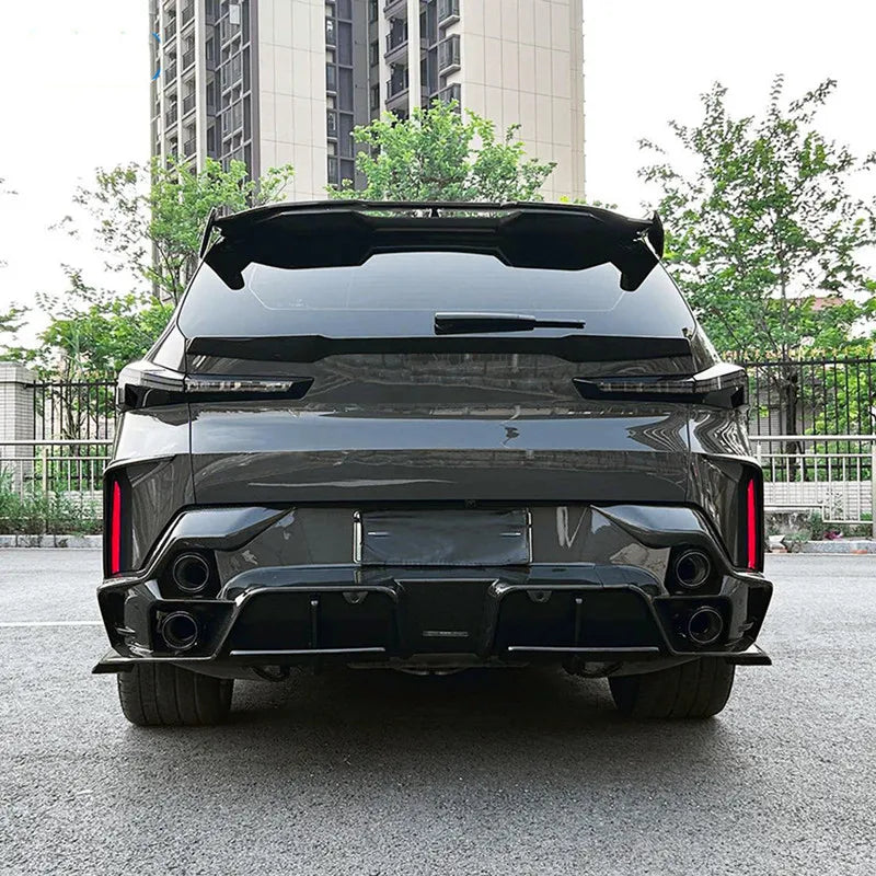 For 2023-2026 BMW Xm G09 Carbon Fibe Materiai Rear Trunk Roof