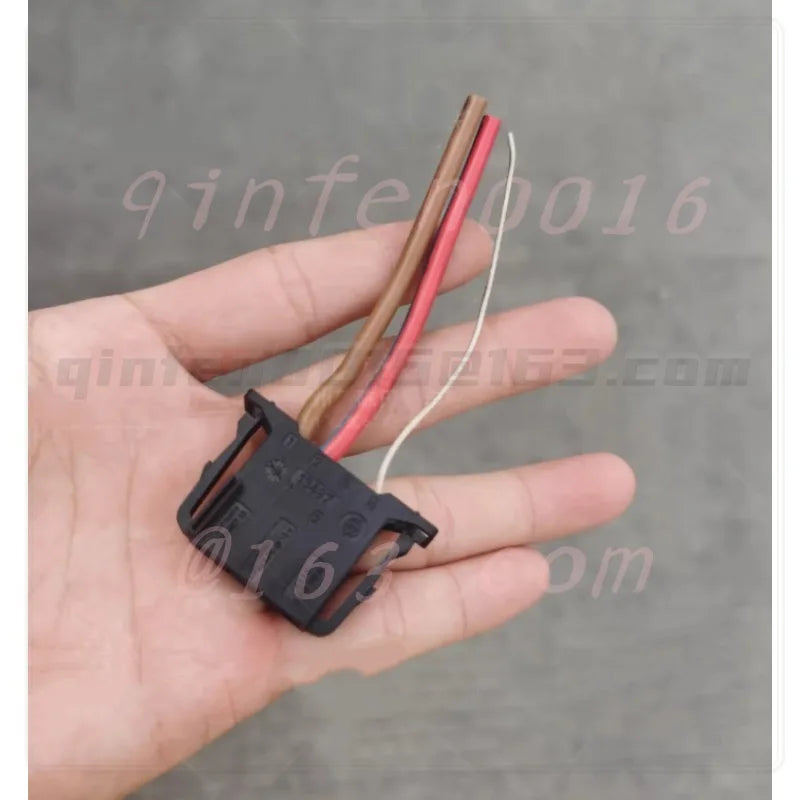 For BMW Blower Resistance Plug Adapter Suitable E90 E92 318 320