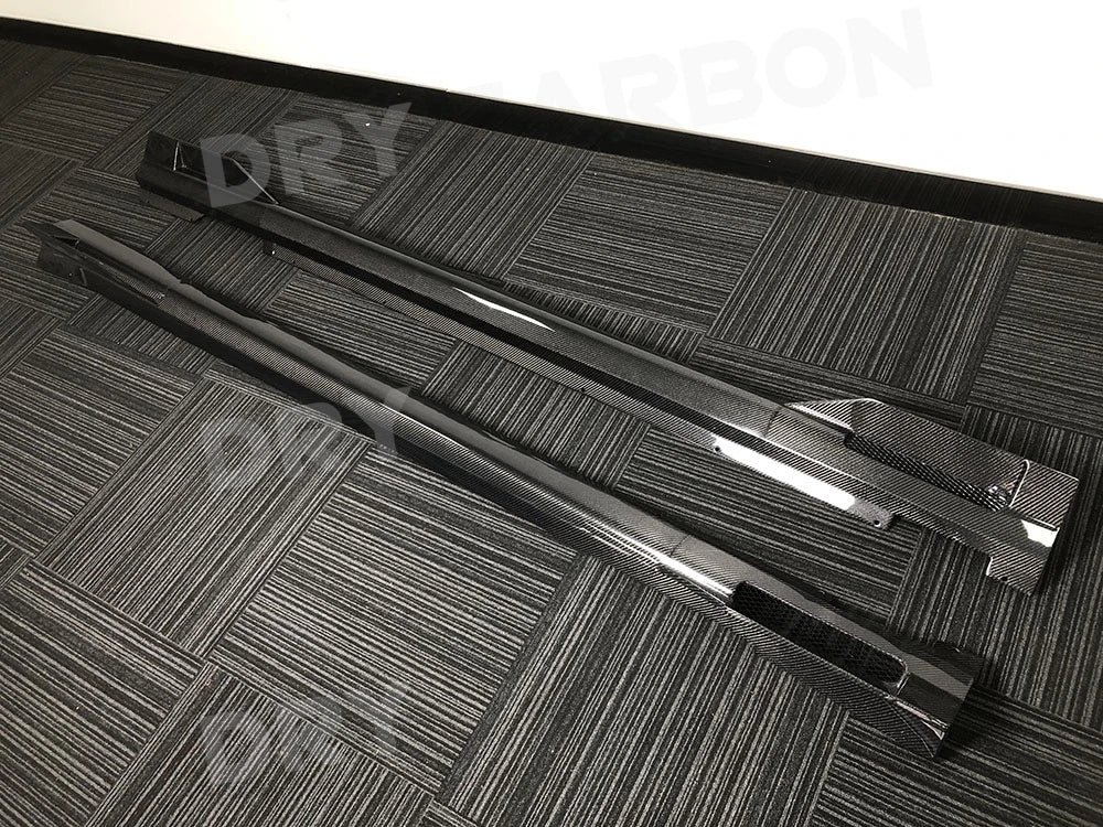 For BMW 7 Series G70 2023+ Dry Carbon Fiber Side Skirts Door