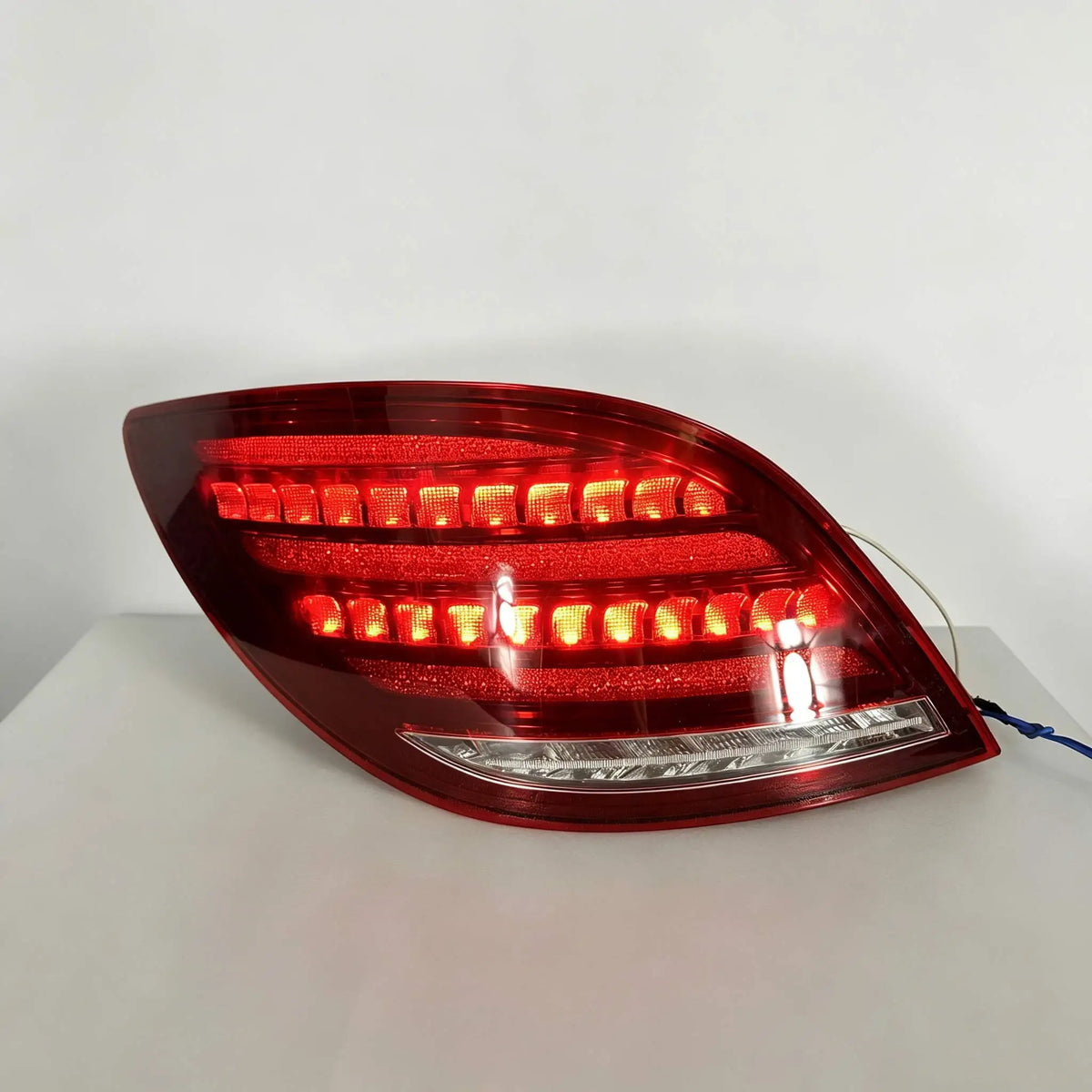 For Mercedes Benz R-class W251 Plug Play Taillights 2010 2017